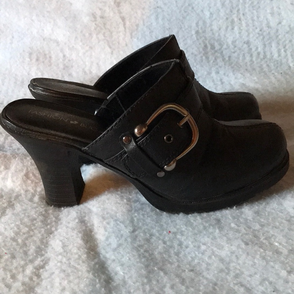 Shoes - Picture 3 of 5